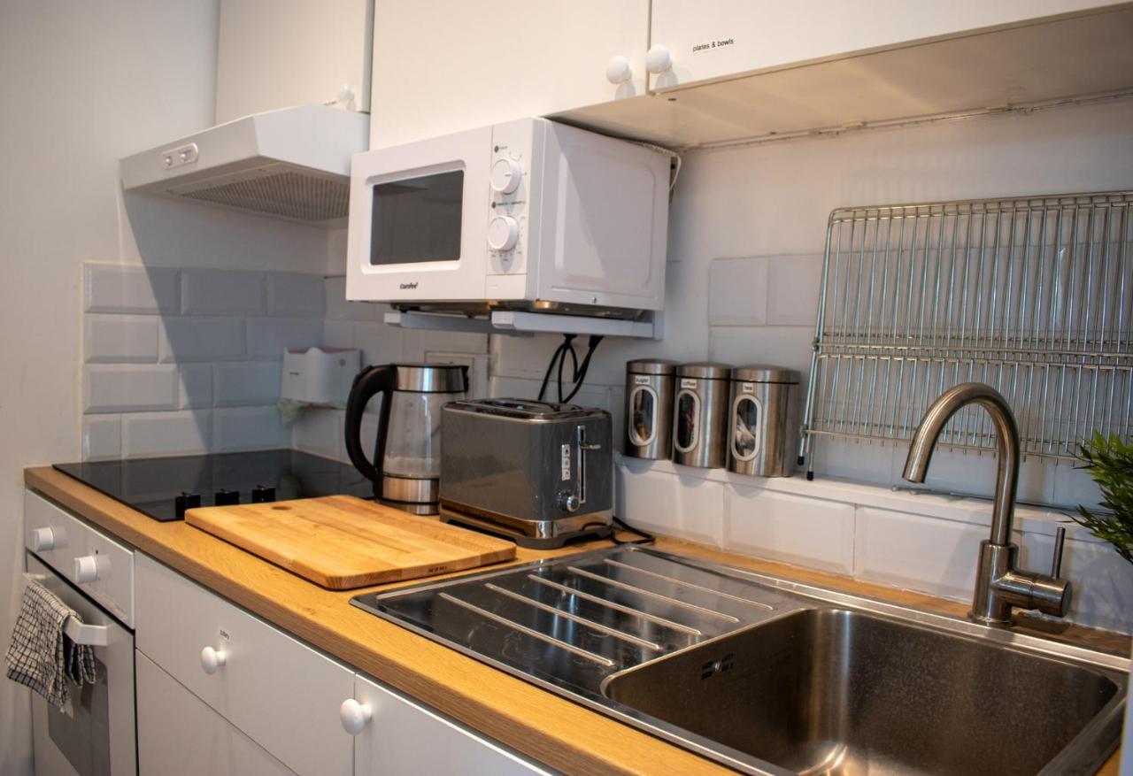 121 Studio - Central Studio Apartment, Terrace & Full Kitchen - Airport & Train Shuttle 彼索普斯托福 外观 照片