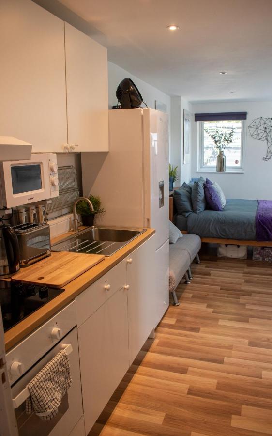 121 Studio - Central Studio Apartment, Terrace & Full Kitchen - Airport & Train Shuttle 彼索普斯托福 外观 照片