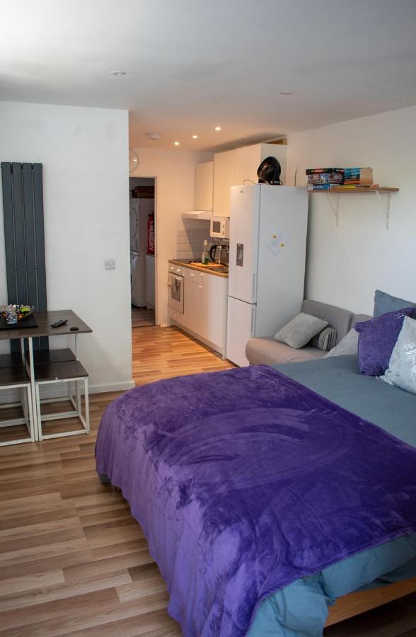 121 Studio - Central Studio Apartment, Terrace & Full Kitchen - Airport & Train Shuttle 彼索普斯托福 外观 照片